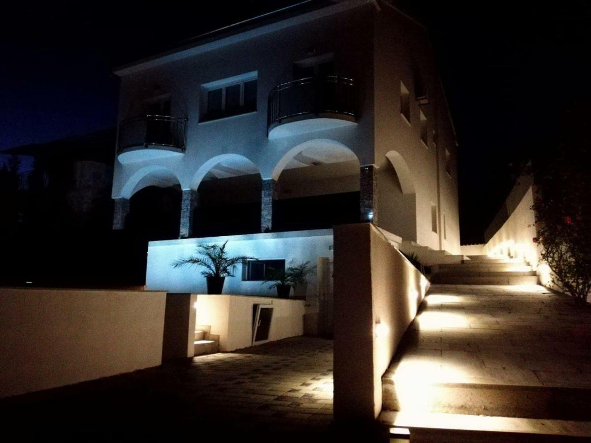 Villa Infinity Пінезіци Екстер'єр фото